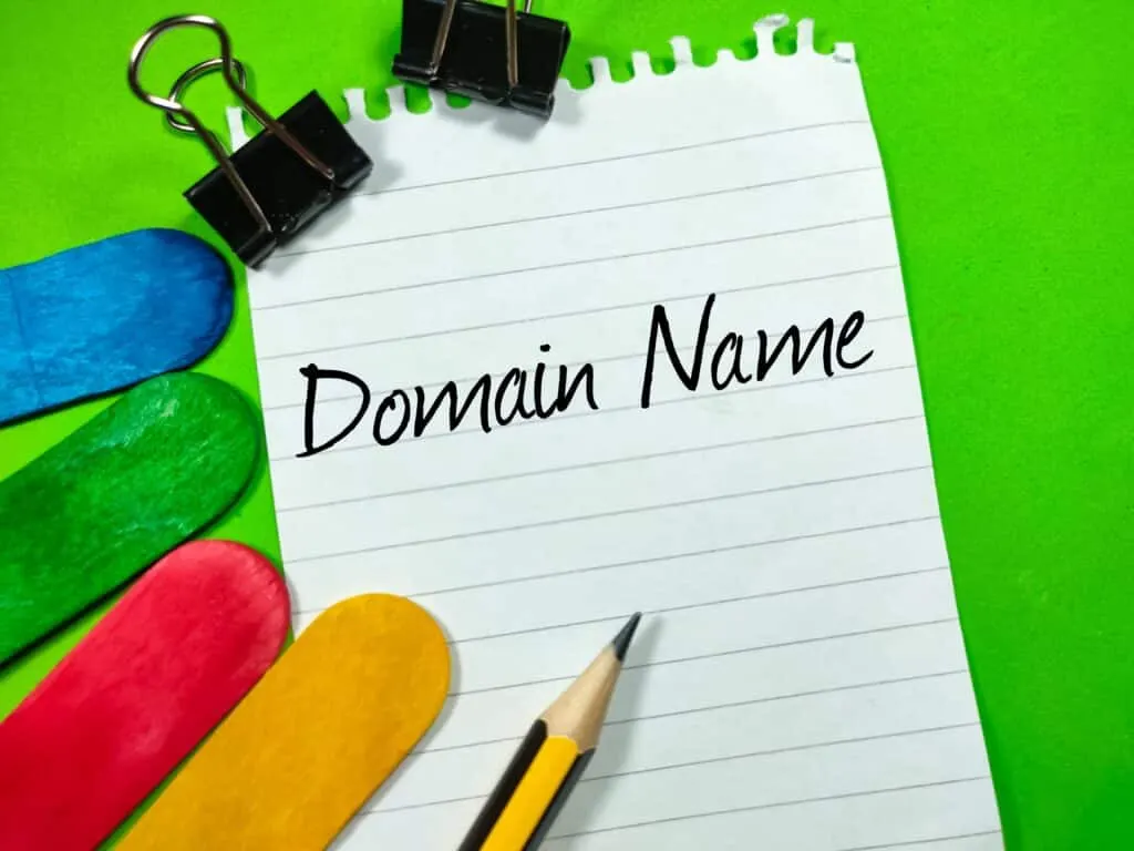 Acheter un nom de domaine : guide pratique sur Waxoo.fr